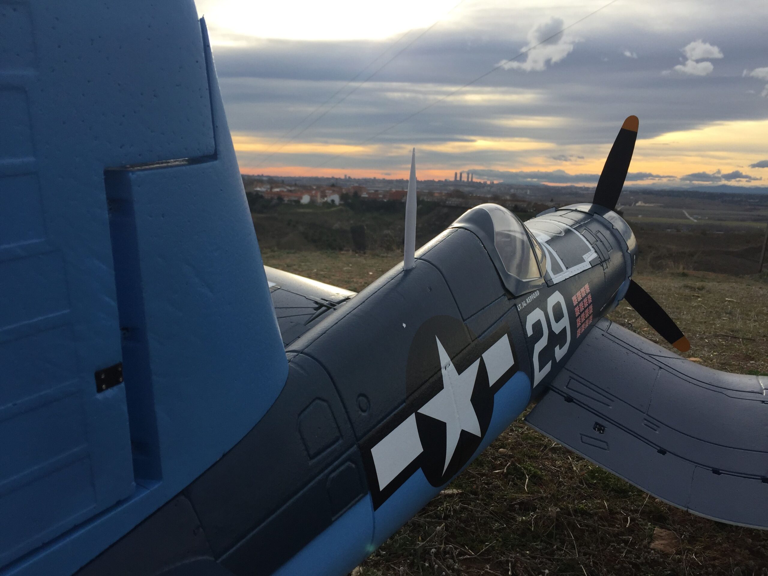 LX F4U CORSAIR 1.6M - Imagen 8