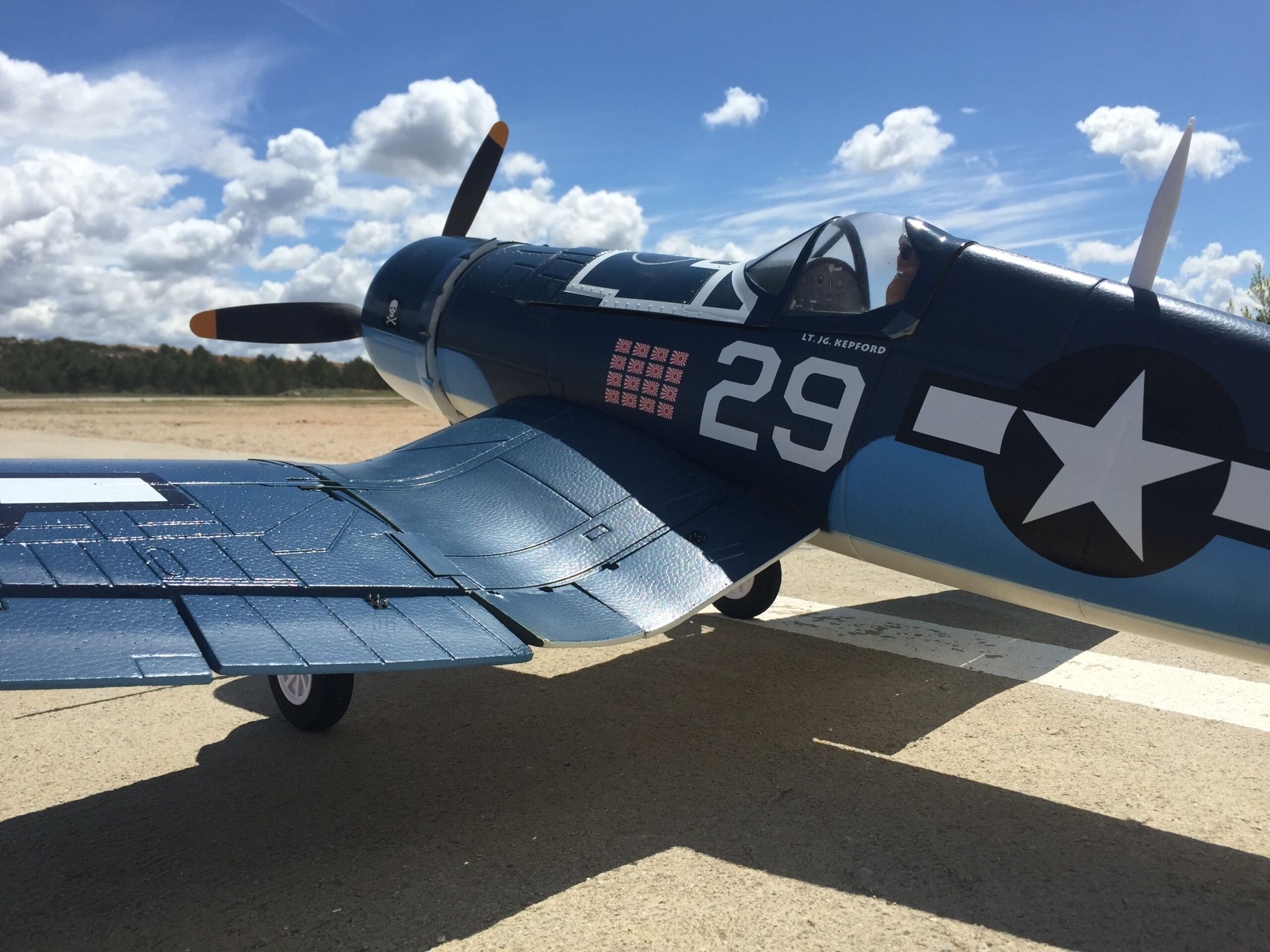 LX F4U CORSAIR 1.6M - Imagen 12